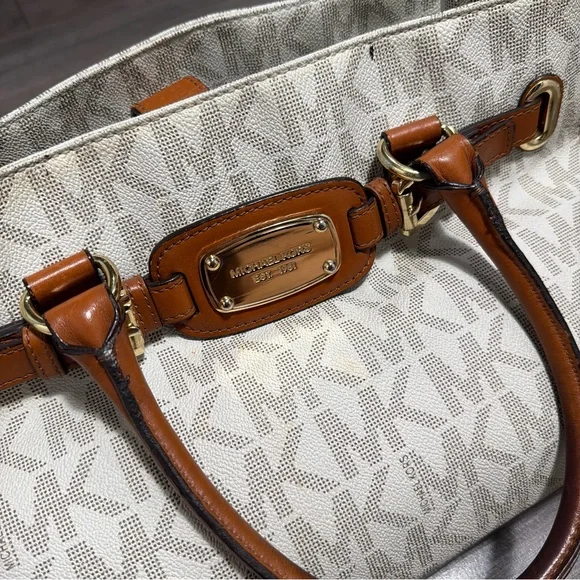 MICHAEL KORS Hamilton White Monogram Tote with Brown Leather Trim - Picture 2 of 13